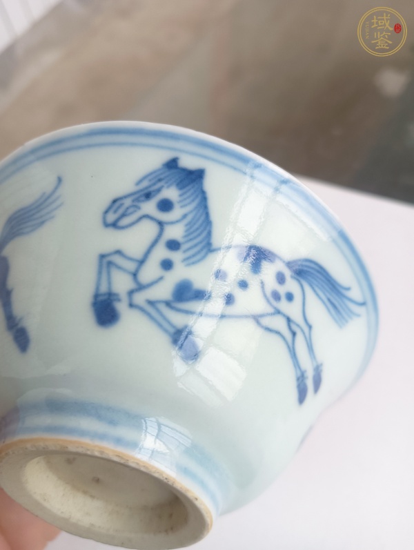 古玩陶瓷青花八駿圖茶碗真品鑒賞圖