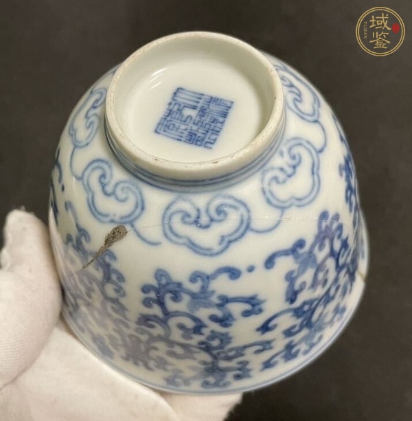 古玩陶瓷花間壽字紋青花杯真品鑒賞圖