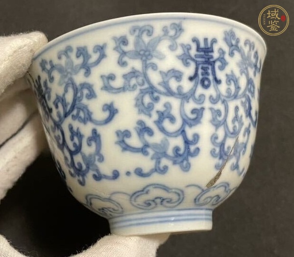 古玩陶瓷花間壽字紋青花杯真品鑒賞圖