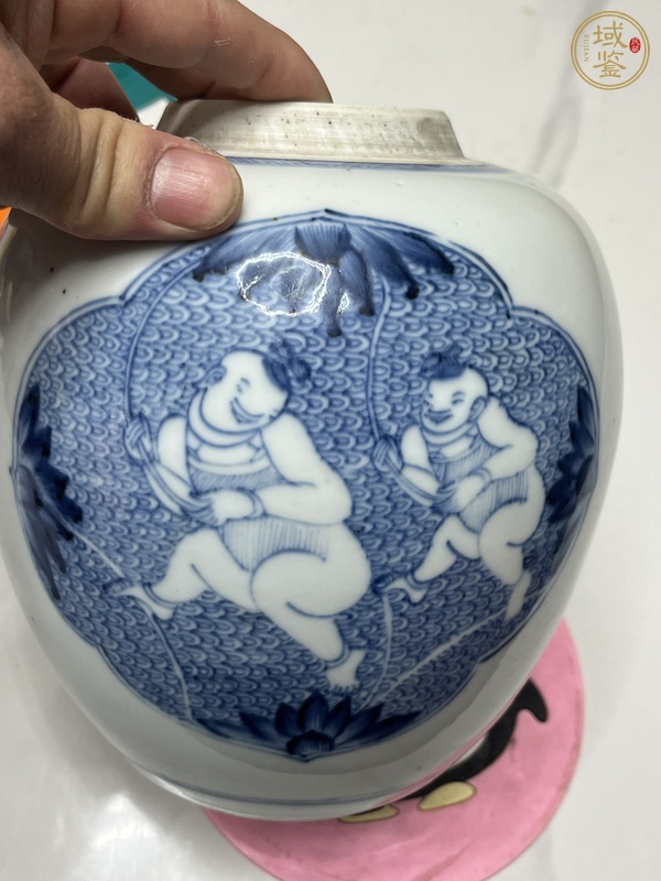 古玩陶瓷青花連生貴子圖罐真品鑒賞圖