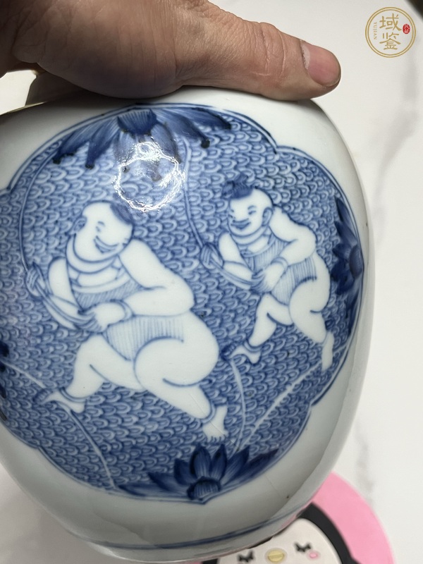 古玩陶瓷青花連生貴子圖罐真品鑒賞圖