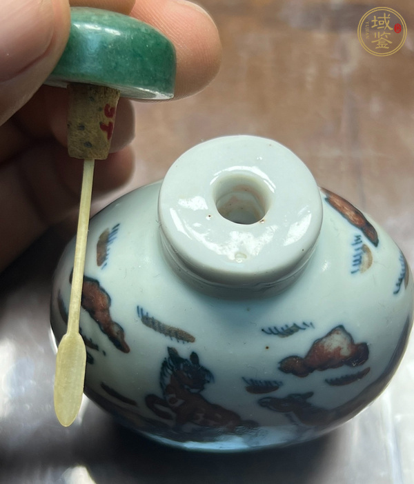 古玩陶瓷青花釉里紅鼻煙壺真品鑒賞圖