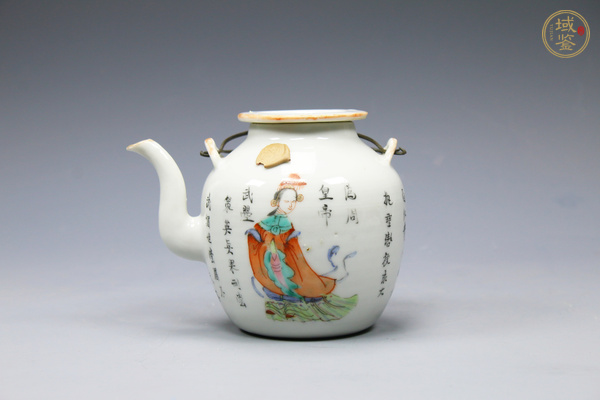 古玩清晚期·粉彩無(wú)雙譜武則天狄仁杰人物詩(shī)文茶壺真品鑒賞圖