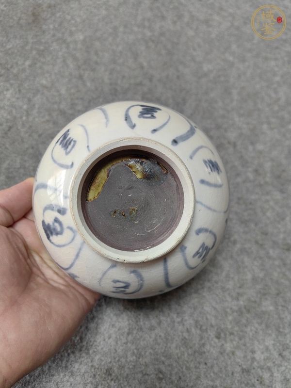 古玩陶瓷青花花卉紋茶碗真品鑒賞圖