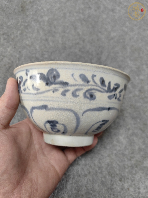 古玩陶瓷青花花卉紋茶碗真品鑒賞圖