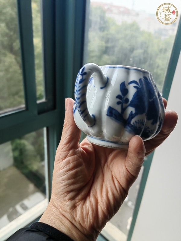 古玩陶瓷青花花卉紋茶壺真品鑒賞圖