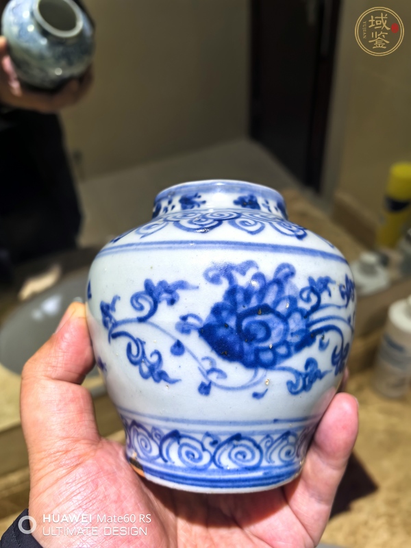 古玩陶瓷青花花卉紋蓋罐真品鑒賞圖