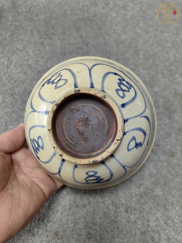 古玩陶瓷青花折枝花卉紋碗真品鑒賞圖