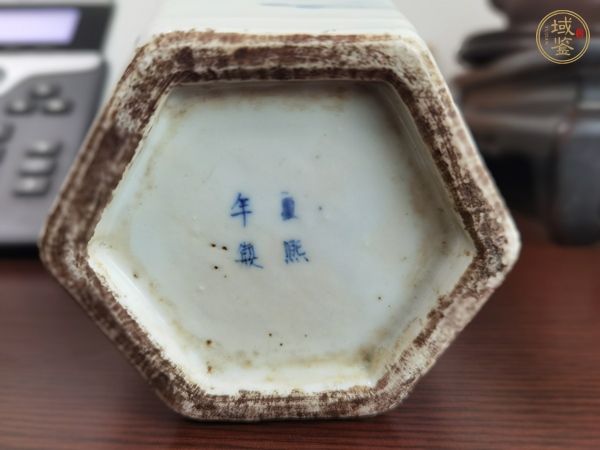 古玩陶瓷青花瓶真品鑒賞圖