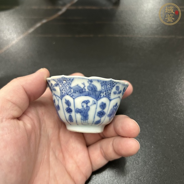 古玩陶瓷青花人物紋花口杯真品鑒賞圖