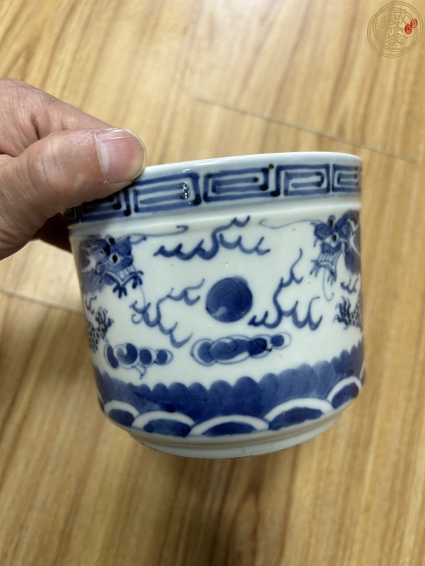 古玩陶瓷青花趕珠龍紋香爐真品鑒賞圖