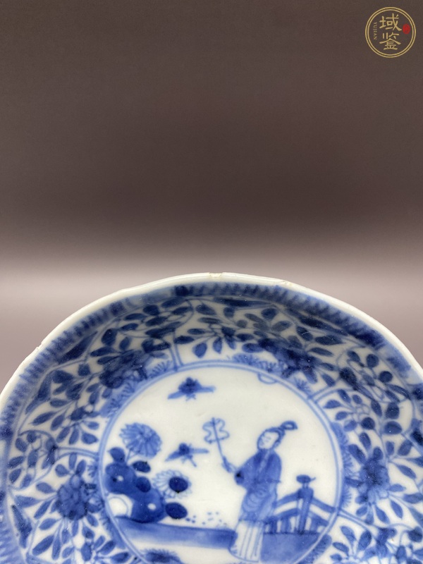 古玩陶瓷仕女紋青花盤真品鑒賞圖