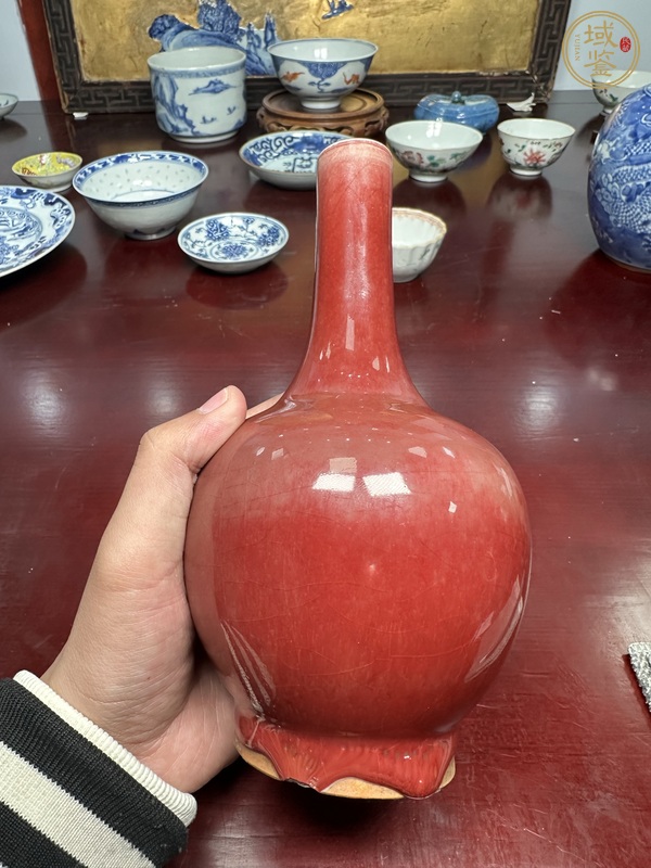 古玩陶瓷郎紅釉長(zhǎng)頸瓶真品鑒賞圖