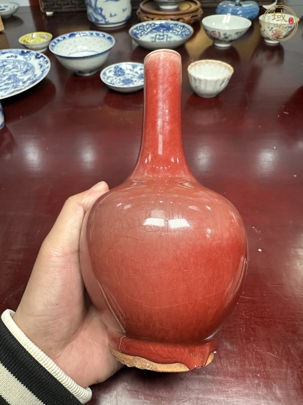 古玩陶瓷郎紅釉長(zhǎng)頸瓶真品鑒賞圖