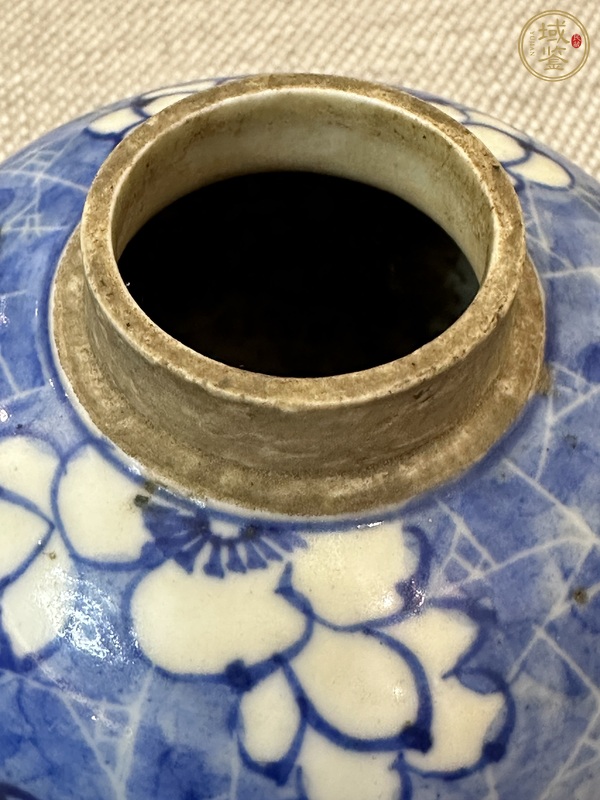 古玩陶瓷青花冰梅圖罐真品鑒賞圖