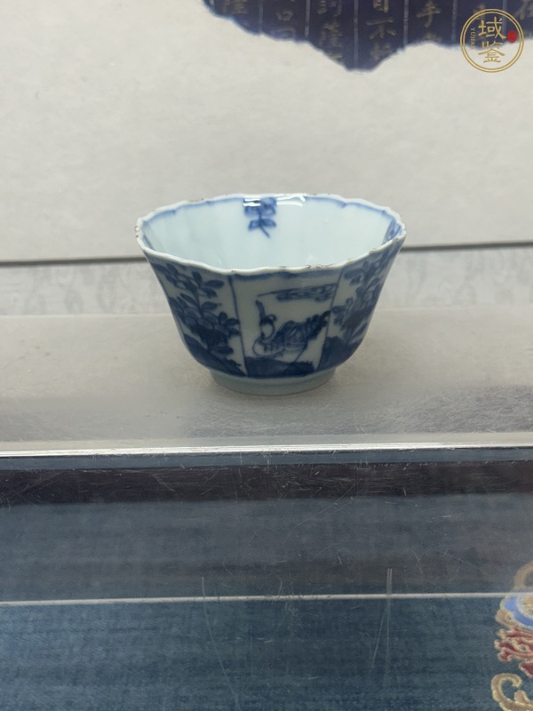 古玩陶瓷花卉鶴紋青花杯真品鑒賞圖