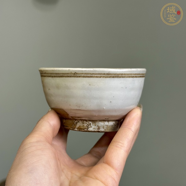 古玩陶瓷白地黑花文字茶碗真品鑒賞圖