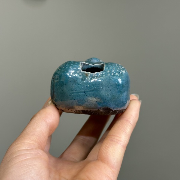 古玩陶瓷清代，磁州窯、藍(lán)釉金蟾水滴拍賣，當(dāng)前價格1300元