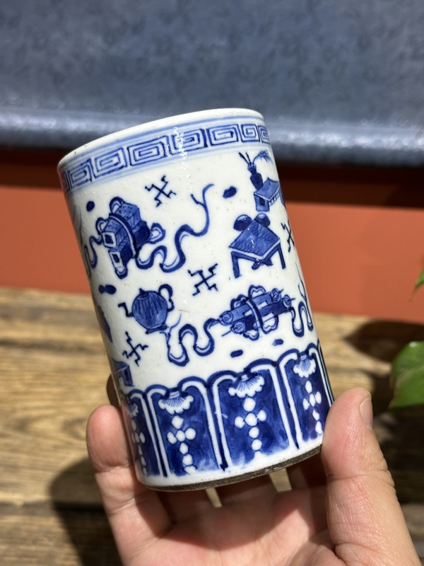 古玩陶瓷清代光緒青花博古紋筆筒拍賣,當前價格1800元