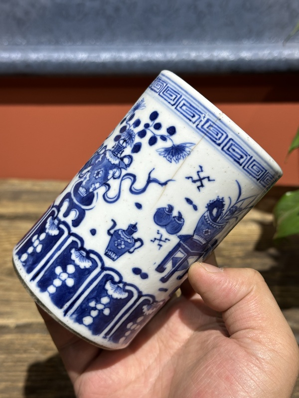 古玩陶瓷清代光緒青花博古紋筆筒拍賣,當前價格1800元