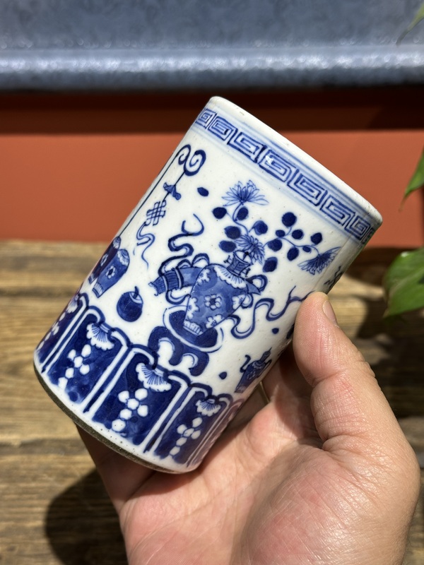 古玩陶瓷清代光緒青花博古紋筆筒拍賣,當前價格1800元
