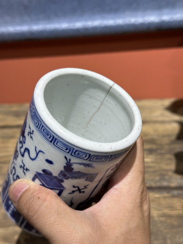 古玩陶瓷清代光緒青花博古紋筆筒拍賣,當前價格1800元