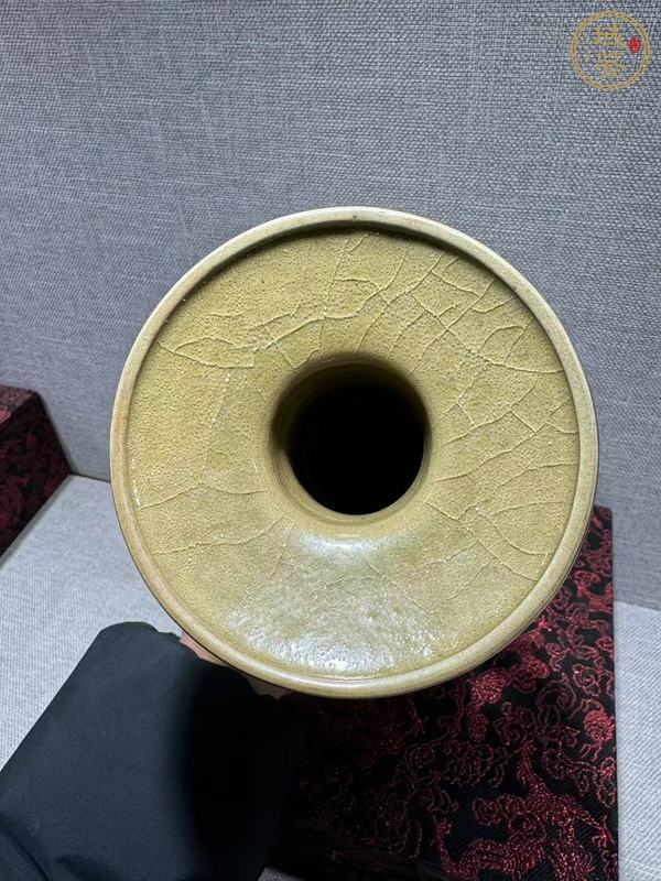 古玩陶瓷龍泉窯雙耳瓶真品鑒賞圖