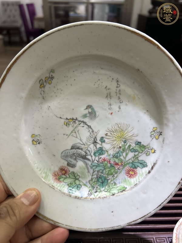 古玩陶瓷粉彩花鳥紋折沿盤真品鑒賞圖