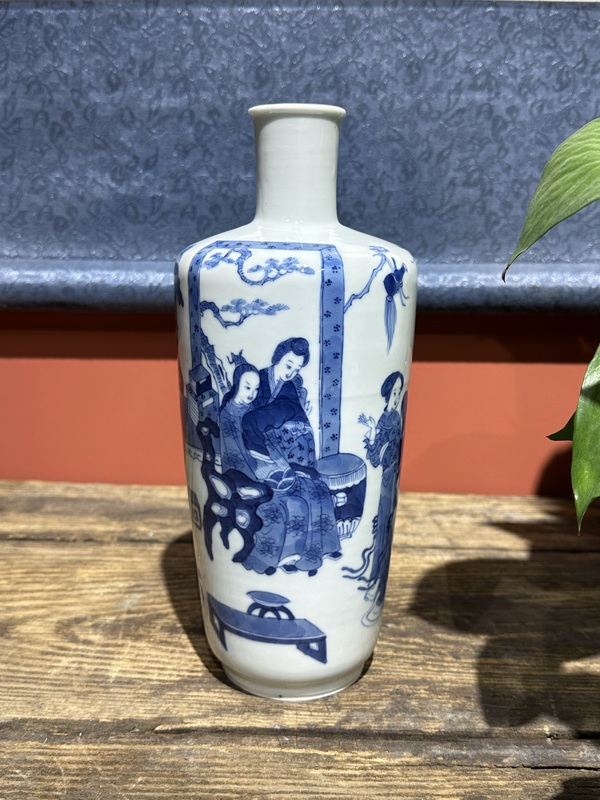 古玩陶瓷清代光緒細(xì)路青花人物紋瓶拍賣,當(dāng)前價(jià)格13800元