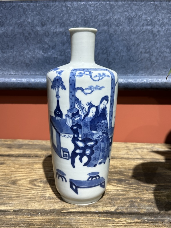 古玩陶瓷清代光緒細(xì)路青花人物紋瓶拍賣,當(dāng)前價(jià)格13800元
