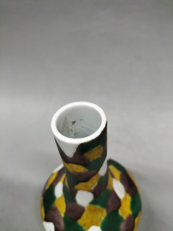 古玩陶瓷三彩瓶拍賣,當前價格3999元
