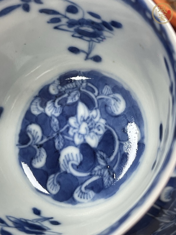 古玩陶瓷青花花卉留白杯碟套真品鑒賞圖