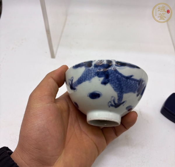 古玩陶瓷日本青花過墻龍紋杯真品鑒賞圖