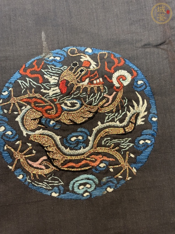 古玩雜項龍紋刺繡真品鑒賞圖