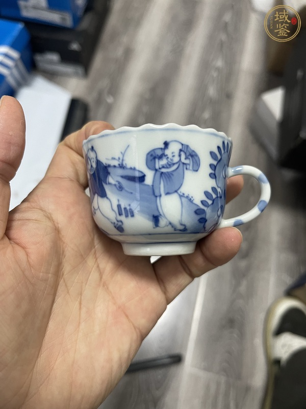 古玩陶瓷青花人物把杯真品鑒賞圖