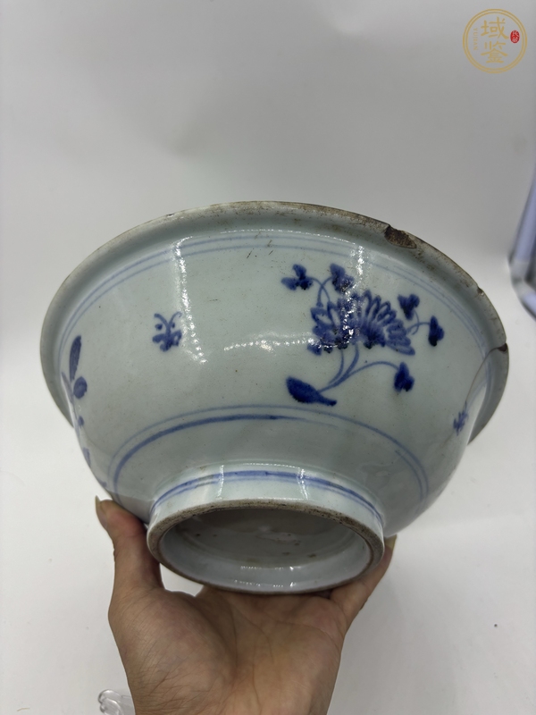 古玩陶瓷青花折枝花卉紋茶碗真品鑒賞圖