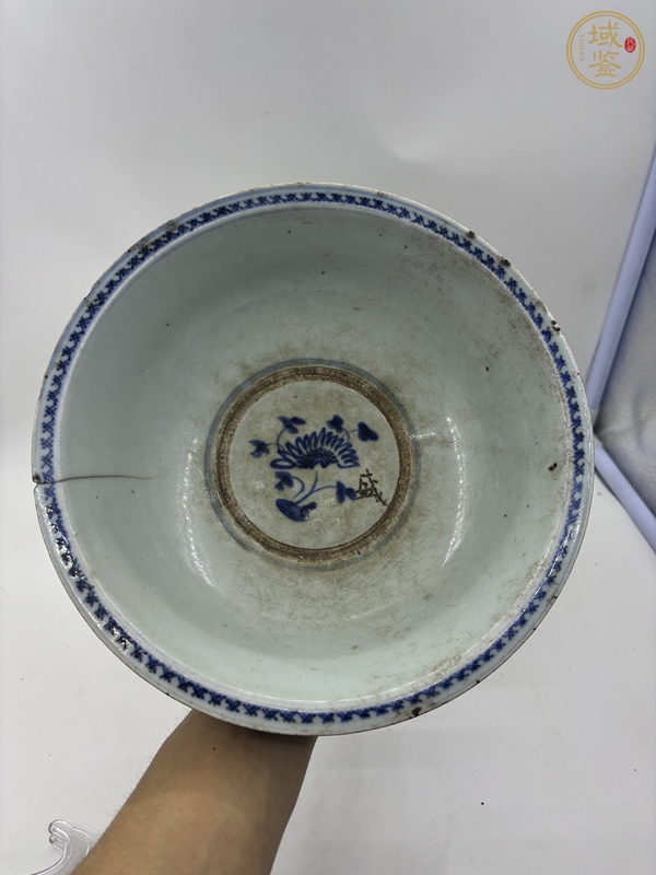 古玩陶瓷青花折枝花卉紋茶碗真品鑒賞圖