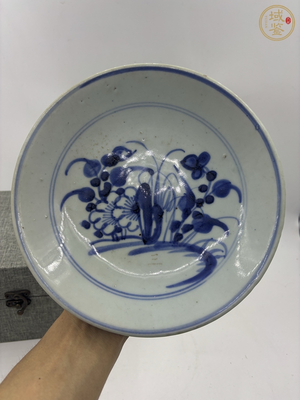 古玩陶瓷青花花卉紋盤真品鑒賞圖