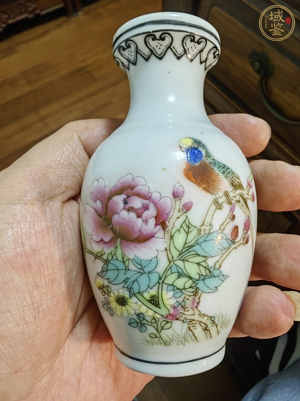 古玩陶瓷花鳥紋瓶真品鑒賞圖