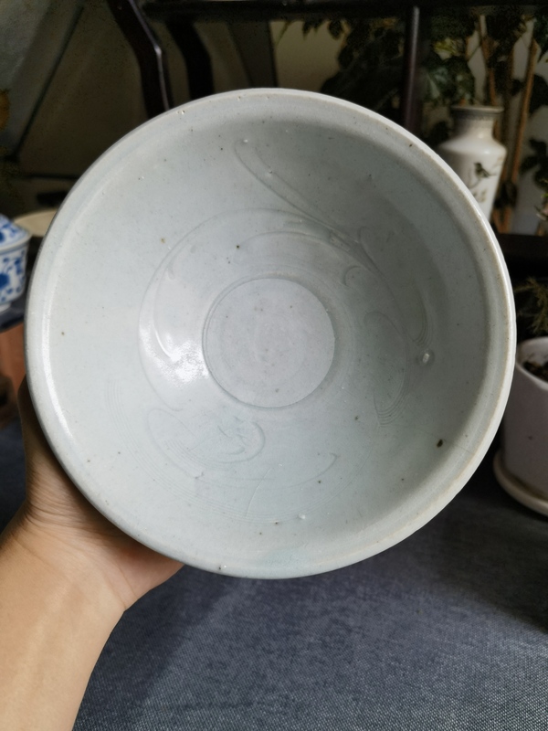 古玩轉賣【精品】南宋青白釉鵝紋刻仰蓮紋斗笠碗拍賣，當前價格0元