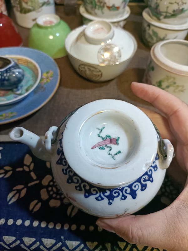 古玩陶瓷同治粉彩五子奪魁提梁壺拍賣,當前價格3888元