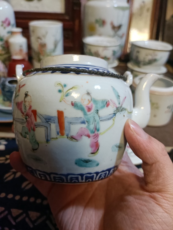 古玩陶瓷同治粉彩五子奪魁提梁壺拍賣,當前價格3888元