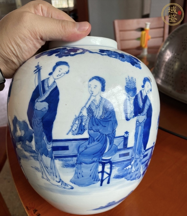 古玩陶瓷青花人物罐真品鑒賞圖