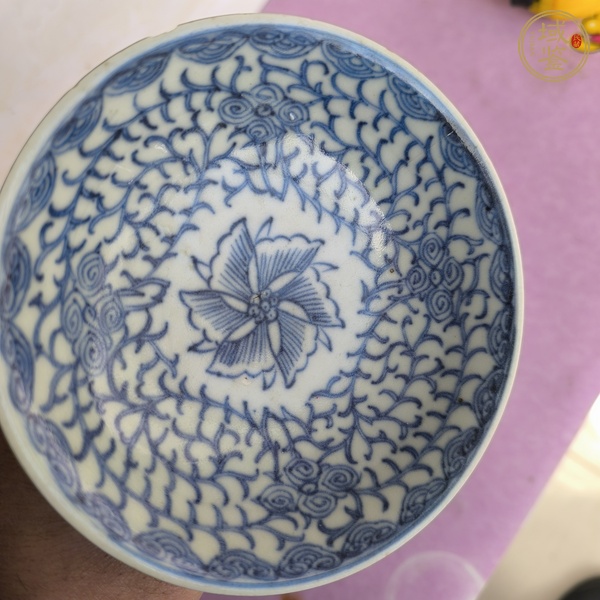 古玩陶瓷青花淡描花卉紋高足盤真品鑒賞圖