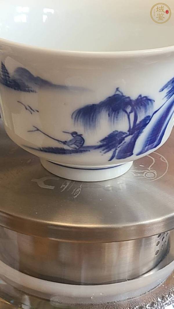 古玩陶瓷青花山水垂釣紋蓋杯真品鑒賞圖