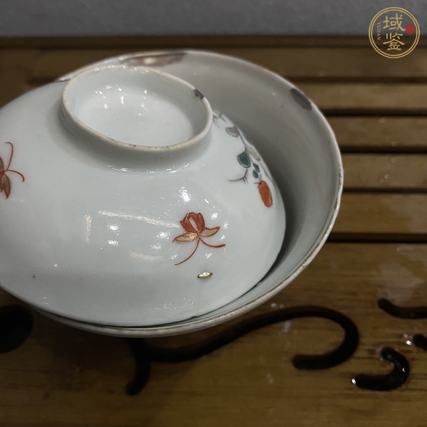 古玩陶瓷花蝶紋蓋碗真品鑒賞圖