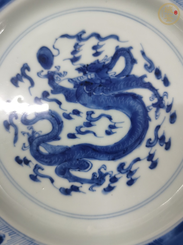 古玩陶瓷青花龍紋盤真品鑒賞圖