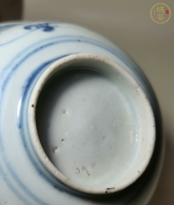 古玩陶瓷青花纏枝花卉紋茶碗真品鑒賞圖