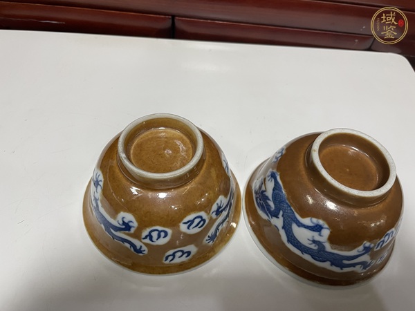 古玩陶瓷紫金釉青花龍紋杯真品鑒賞圖