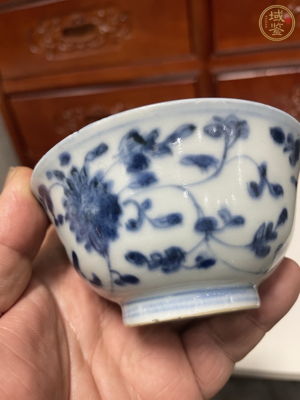 古玩陶瓷花卉紋青花小碗真品鑒賞圖